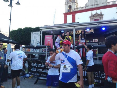 Conduciendo carrera Power Ade